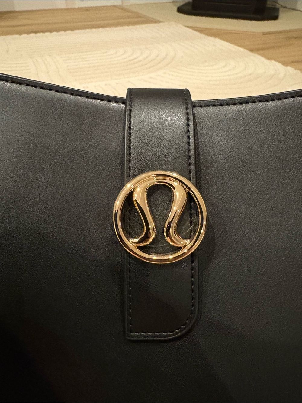 Lululemon Black Shoulder Bag 🖤 - Picture 4 of 5